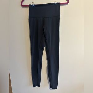 Wunder under lululemon black size 4
